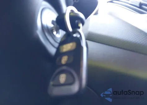 2014 Hyundai Veloster Base W/Black z USA, uszkodzony, nr VIN KMHTC6AD2EU211107